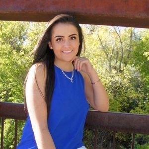 Meet your Posher, Gabriela
